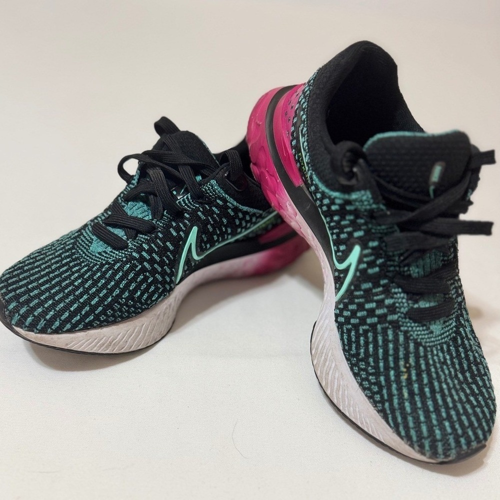 Nike React Infinity Flyknit 2 Running Shoes Size 6.5 Black Pink Teal DD3024-003
